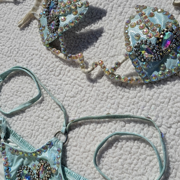 Embellished Light Blue Rave Set - Picture 4 of 8